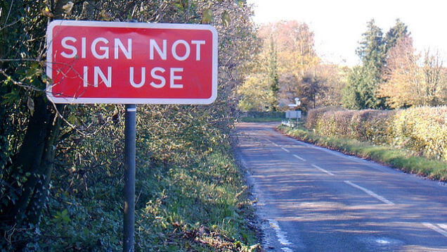 28 Unusually Hilarious Road Signs That Will Have You Roll On The Floor Laughing 17 -28 Unusually Hilarious Road Signs That Will Have You Rolling On The Floor Laughing