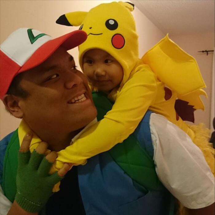 30 Wholesome Pictures Of Dads And Daughters Dressing For Halloween Together Warm Everyones Heart 22 -30 Wholesome Pictures Of Dads And Daughters Dressing Up As Famous Characters