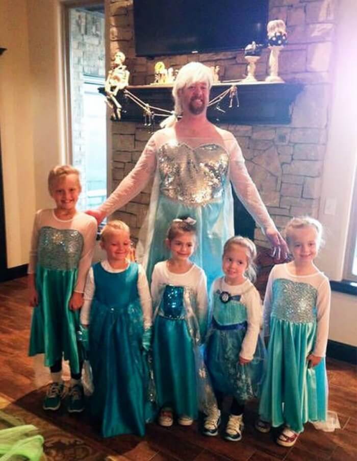 30 Wholesome Pictures Of Dads And Daughters Dressing For Halloween Together Warm Everyones Heart 30 -30 Wholesome Pictures Of Dads And Daughters Dressing Up As Famous Characters
