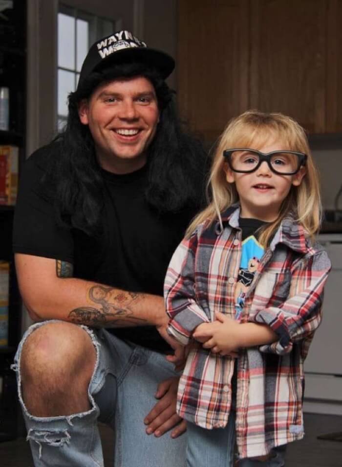 30 Wholesome Pictures Of Dads And Daughters Dressing For Halloween Together Warm Everyones Heart 9 -30 Wholesome Pictures Of Dads And Daughters Dressing Up As Famous Characters