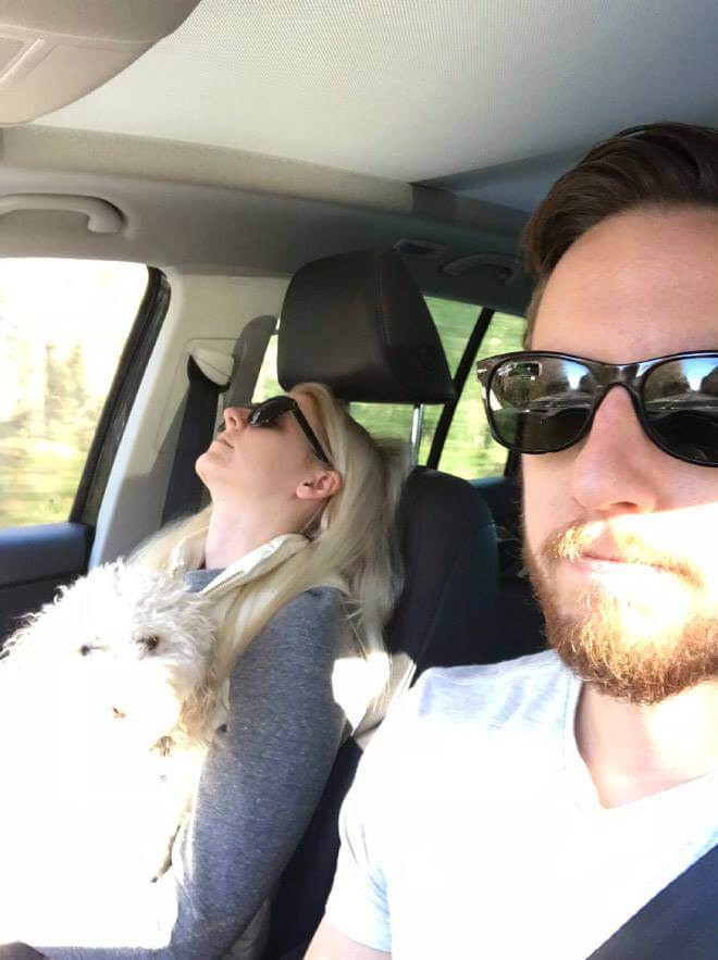 Husband Takes Pictures Every Time His Wife Falls Asleep During Road Trips And The Result Is So Hilarious 4 -Husband Takes Pictures Every Time His Wife Falls Asleep During Road Trips, And The Result Is So Hilarious