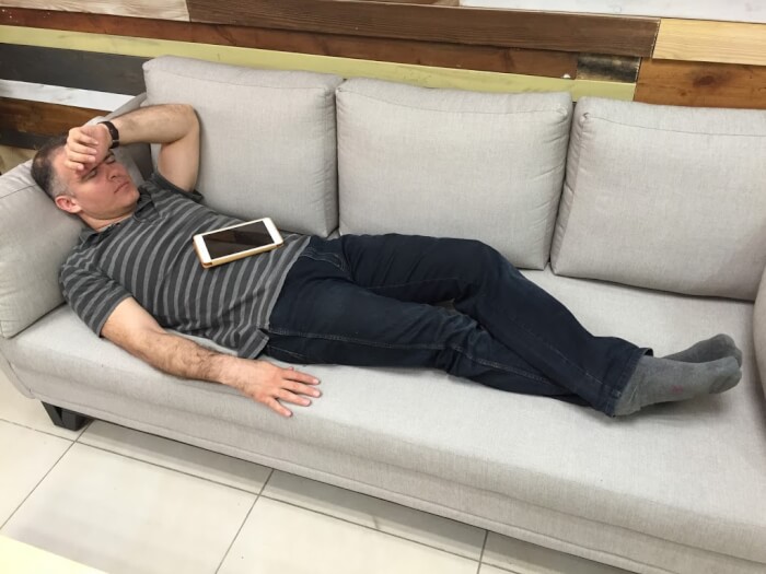 Hilarious Pics That Prove The Bosss Sleep Is The Employees Pastime 1 -Hilarious Pics That Prove The Boss'S Sleep Is The Employee'S Pastime