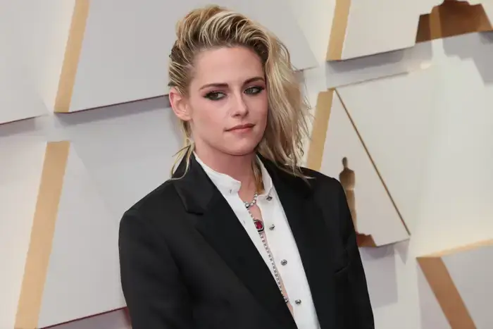 How Kristen Stewart Reacted To Several People Walking Out Of Her New Film Premiere