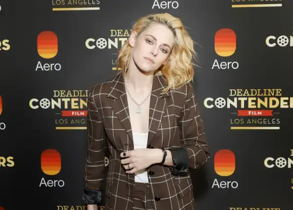 How Kristen Stewart Reacted To5 -How Kristen Stewart Reacted To Several People Walking Out Of Her New Film Premiere