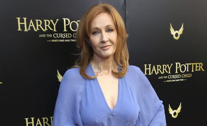 Jk1 -J.k. Rowling Got Backed Up By Warner Bros, As Reporter Prevented Questioning Of Her