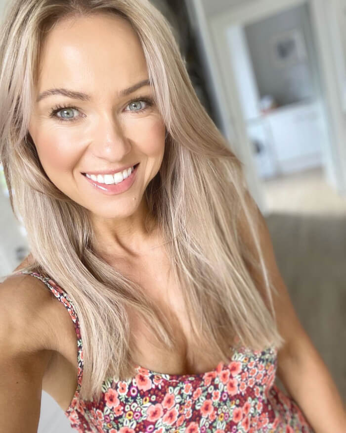 Caroline9 -Who Is Caroline Girvan? Quick Bio, Early Life, Fitness Career, Net Worth, Workout Plan &Amp; Diet, 5+ Facts, Q&Amp;A &Amp; More