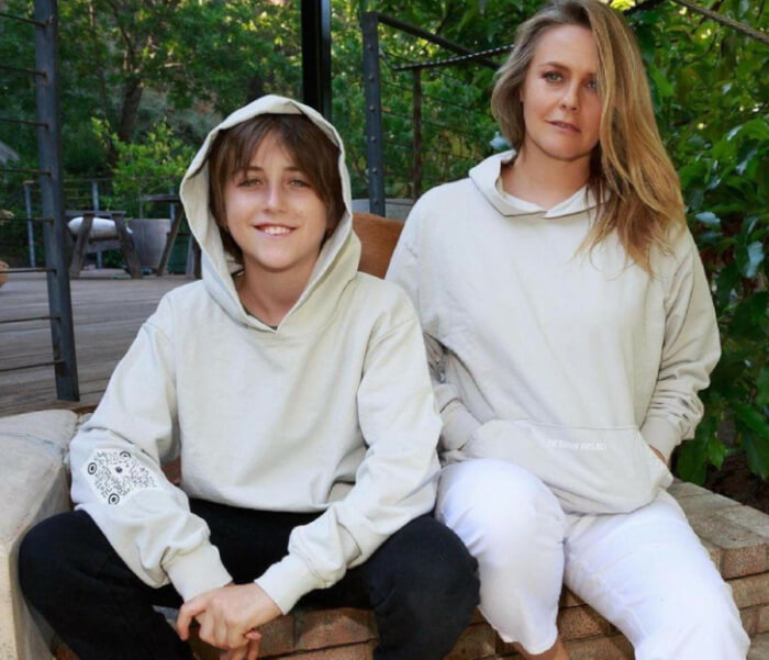 Alicia Silverstone Reveals She And Her 11-Year-Old Son Are Still Co-Sleeping