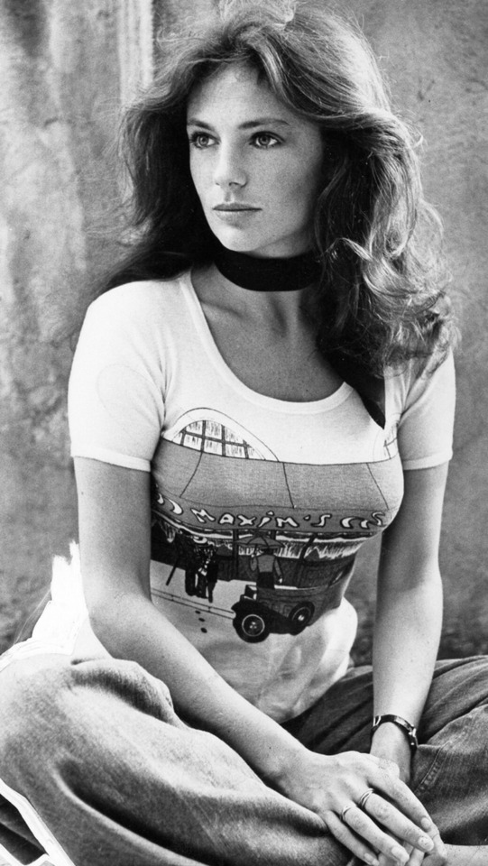 Timeless Beauty: Jacqueline Bisset'S Most Dazzling Looks Unveiled [30 Photos]