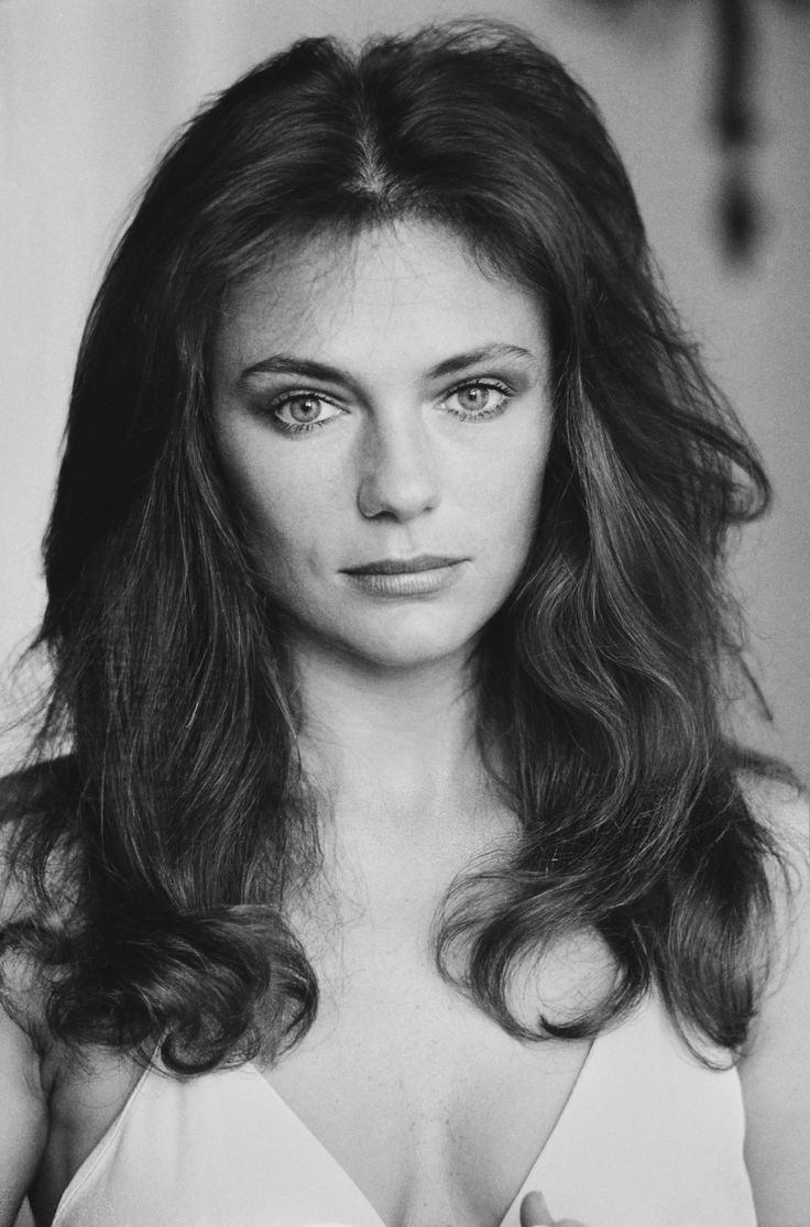 Timeless Beauty: Jacqueline Bisset'S Most Dazzling Looks Unveiled [30 Photos]