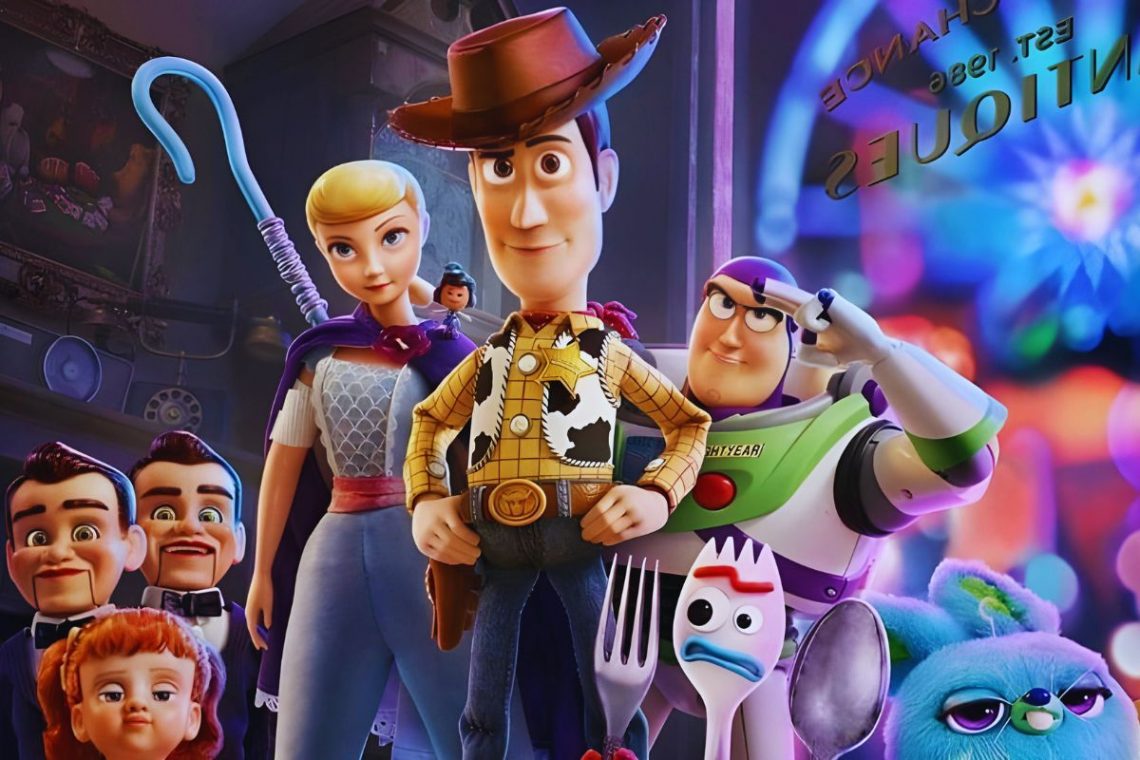 This Toy Story 4 Detail Proves Pixar Should Have Replace Lightyear With ...