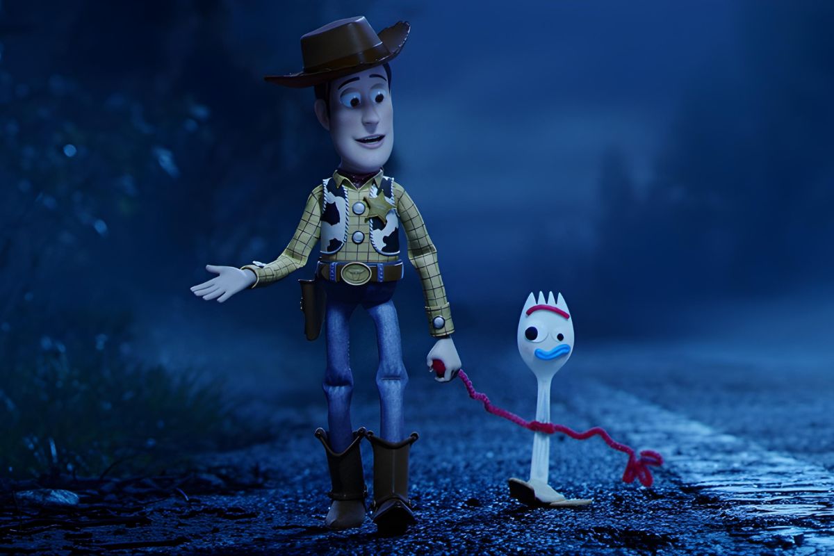 This Toy Story 4 Detail Proves Pixar Should Have Replaced Lightyear With A Much Better Woody Spinoff Movie