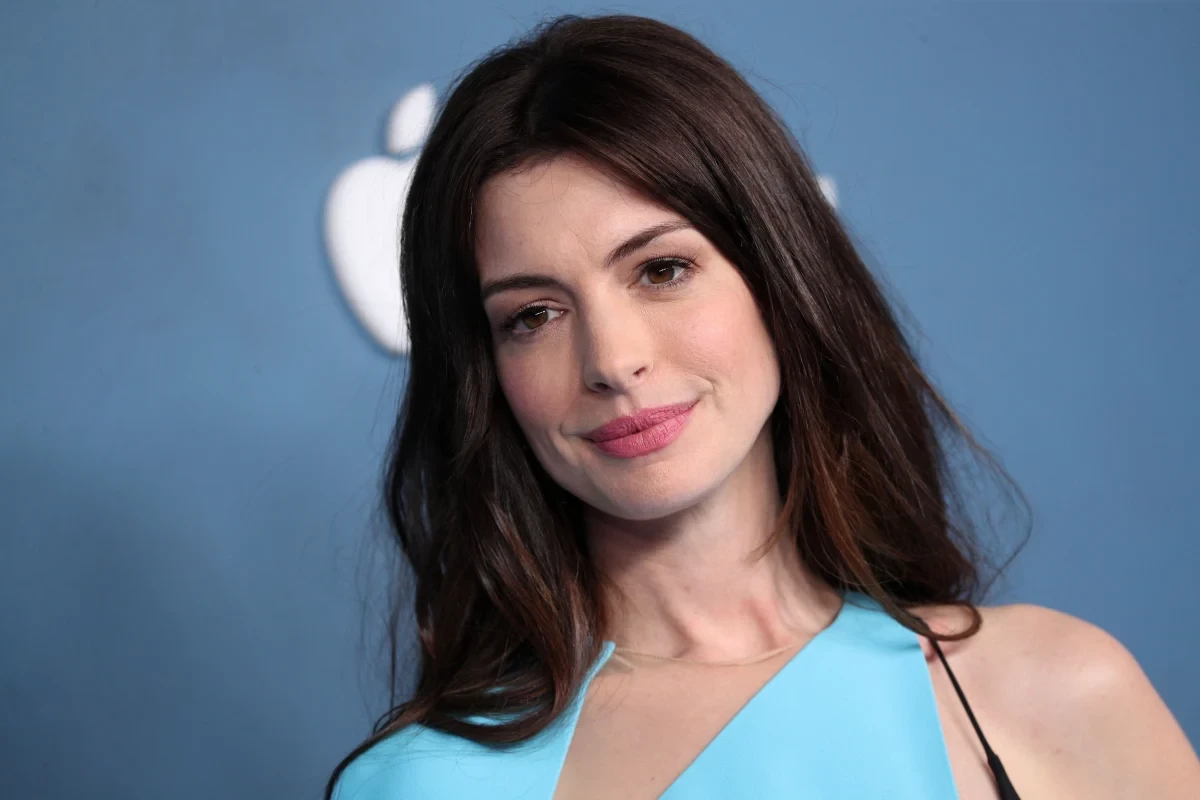 Anne Hathaway'S Captivating Transformation: A Tale Of Beauty, Talent, And Triumph