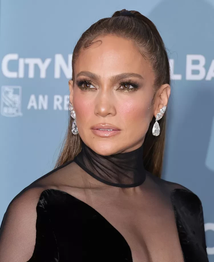 Jennifer Lopez'S Stunning Beauty Transformation From The '90S To Today