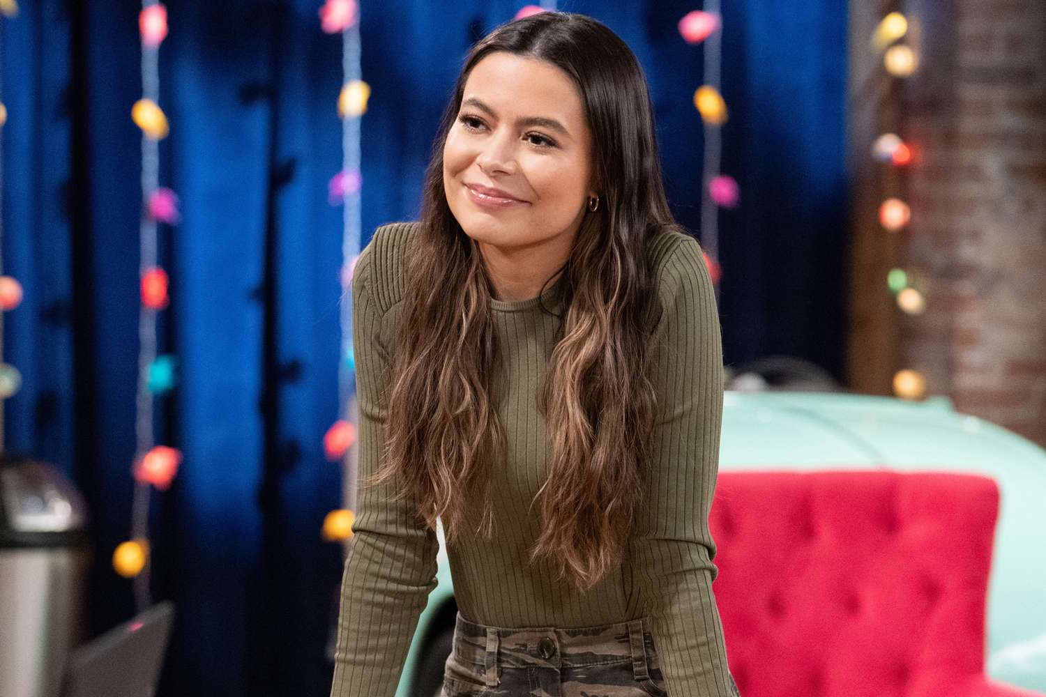 Miranda Cosgrove Confident Icarly Wrap-Up Movie Will Happen