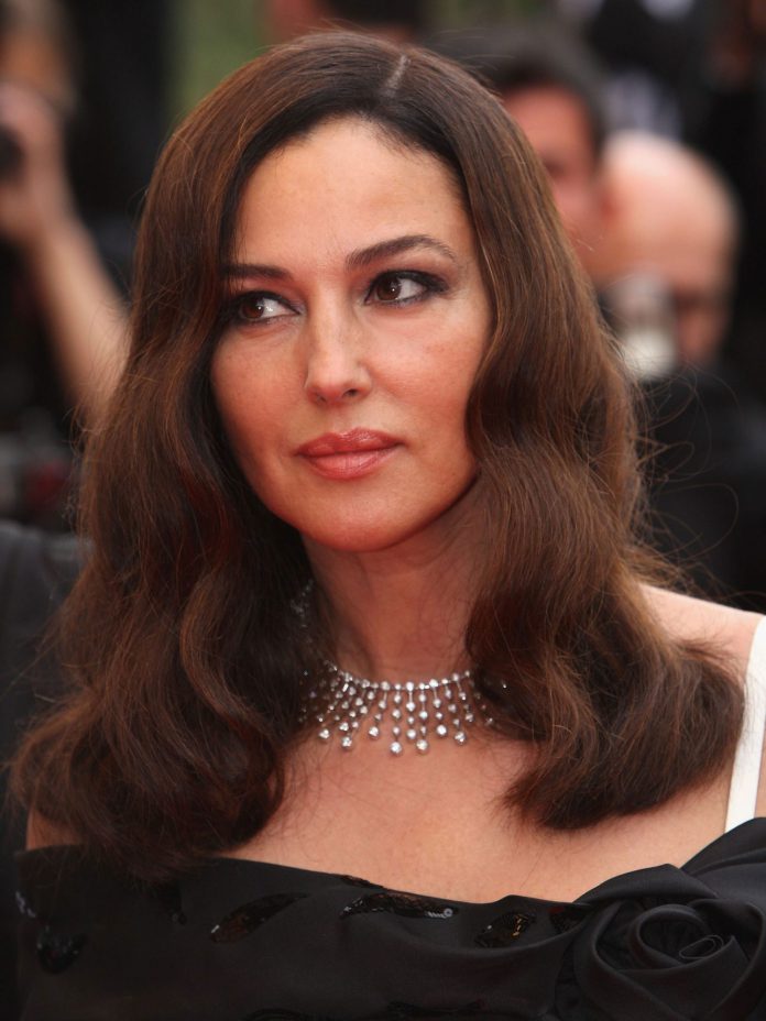 30 Most Striking Photos Of Monica Bellucci: A Tribute To Beauty And Charm