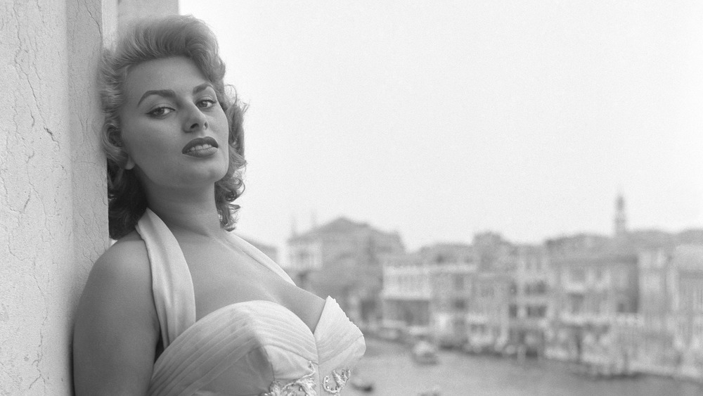 14 Photos Of Sophia Loren'S Jaw-Dropping Transformation