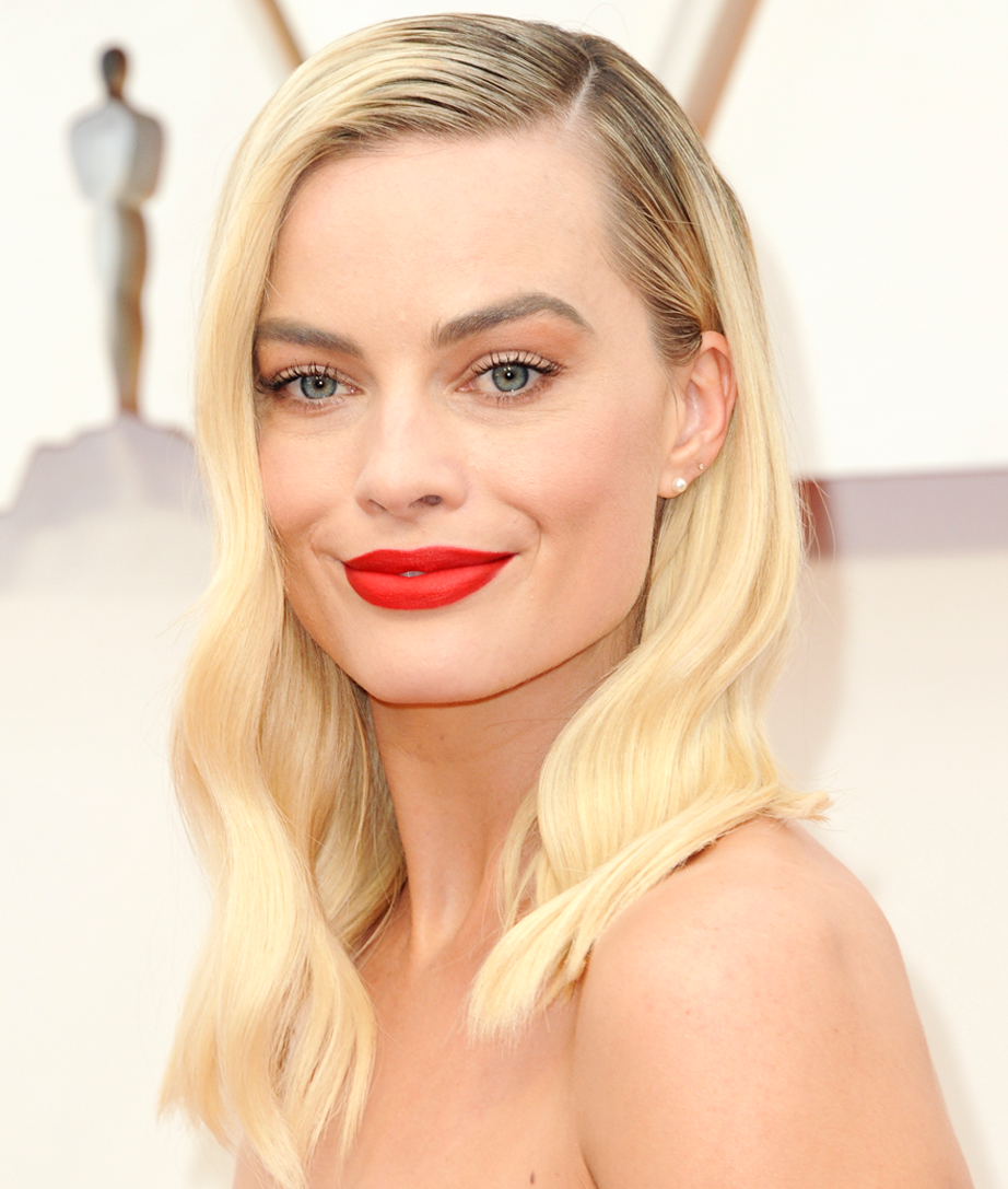 40+ Stunning Photos Of Margot Robbie That Show Her Beauty Evolution Over The Years