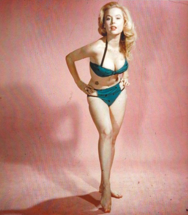 33 Stunning Vintage Photos Of Betty Brosmer: The Iconic Beauty And Perfect Figure Of The 1950S