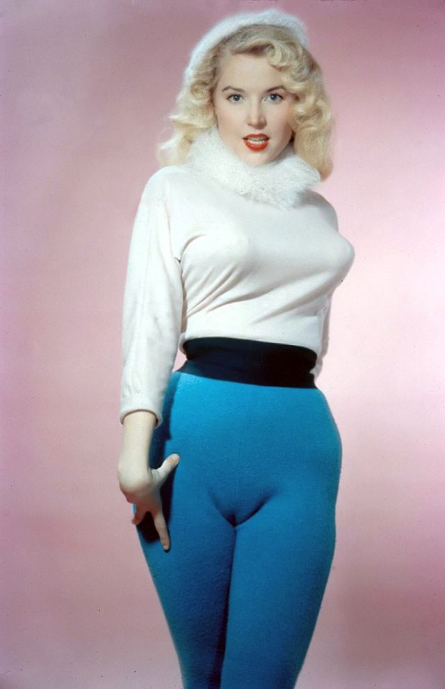 33 Stunning Vintage Photos Of Betty Brosmer: The Iconic Beauty And Perfect Figure Of The 1950S