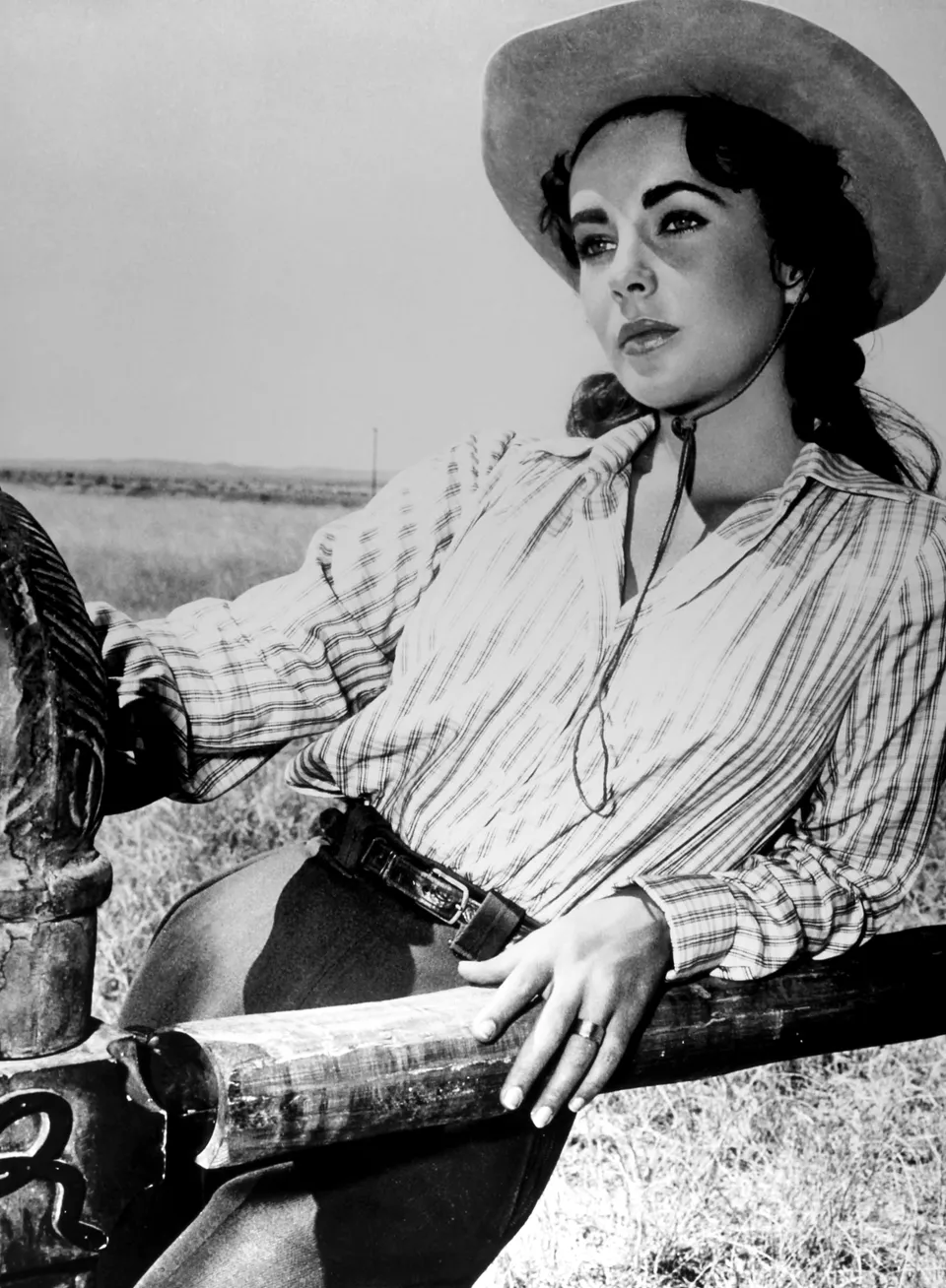 Elizabeth Taylor'S Most Stunning Vintage Looks Through The Years