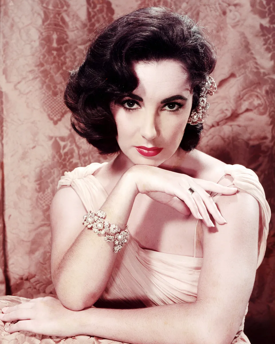 Elizabeth Taylor'S Most Stunning Vintage Looks Through The Years