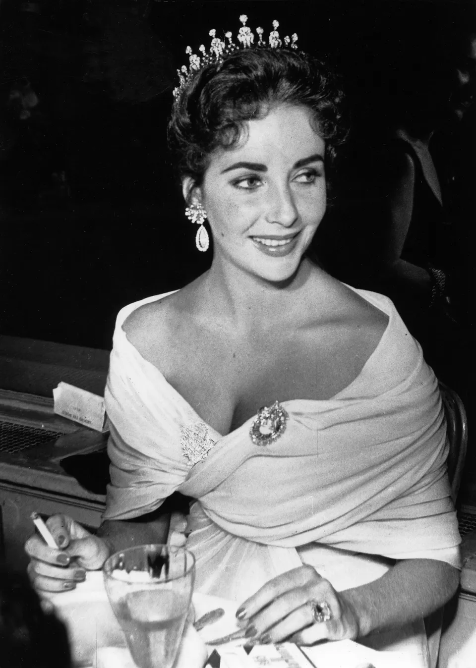 Elizabeth Taylor'S Most Stunning Vintage Looks Through The Years