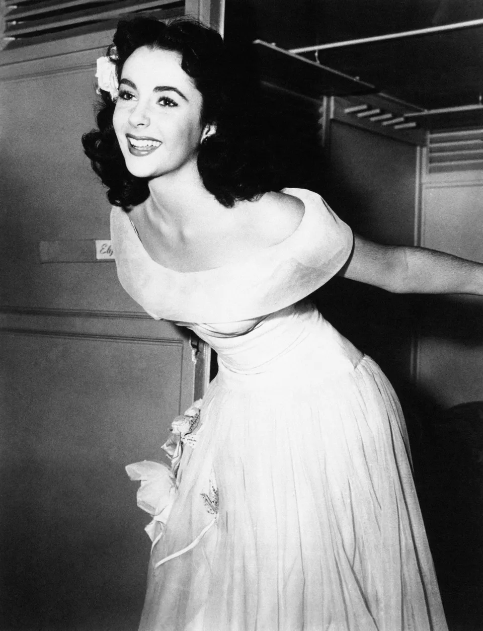 Elizabeth Taylor'S Most Stunning Vintage Looks Through The Years