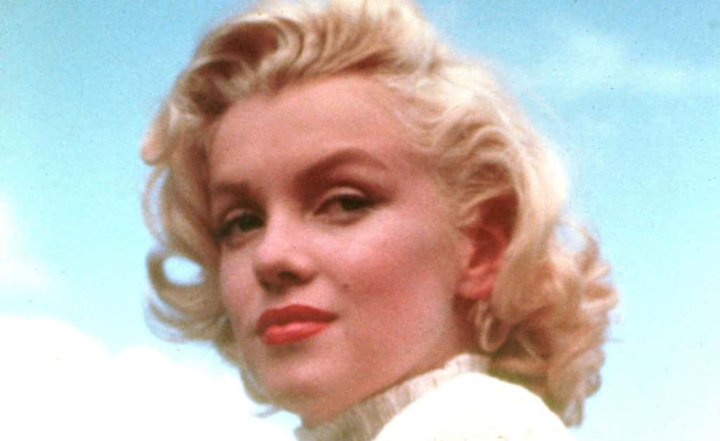 18 Fascinating Facts About Joi Lansing, The Forgotten Glamour Goddess