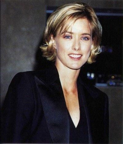 30+ Most Stunning Photos Of Tea Leoni That Show How She Has Changed From 1988 To Now