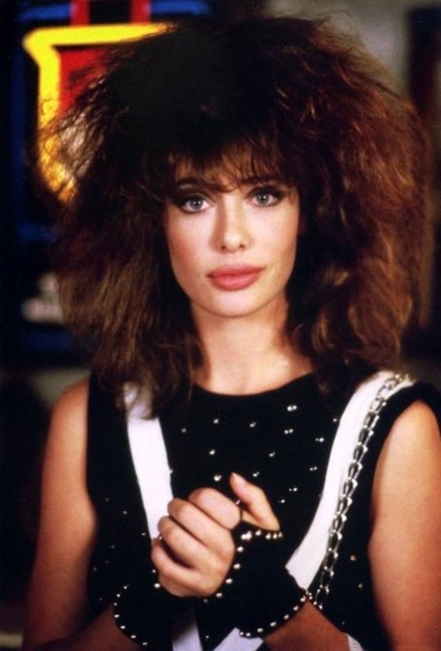 22 Stunning Vintage Photos Of A Young Kelly Lebrock In The Early 1980S