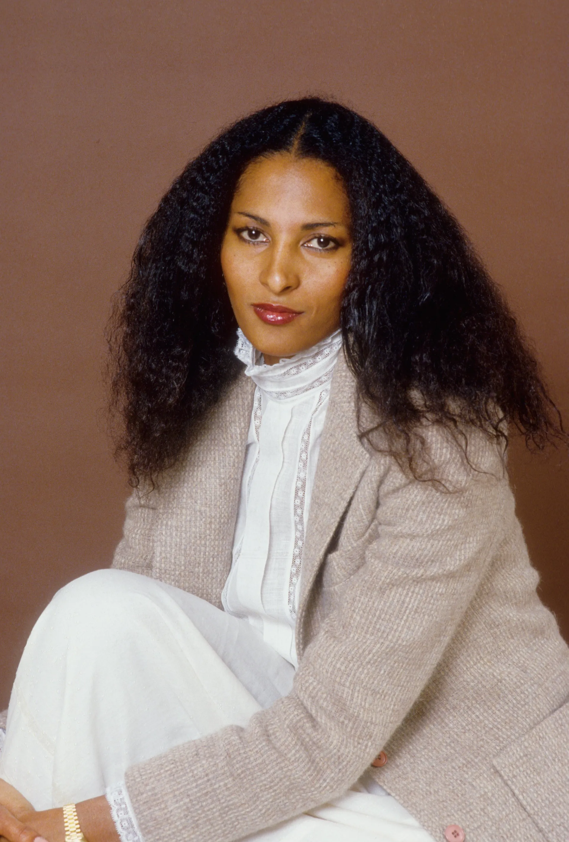 15 Pam Grier’s Instantly Recognizable Looks Through Her Career