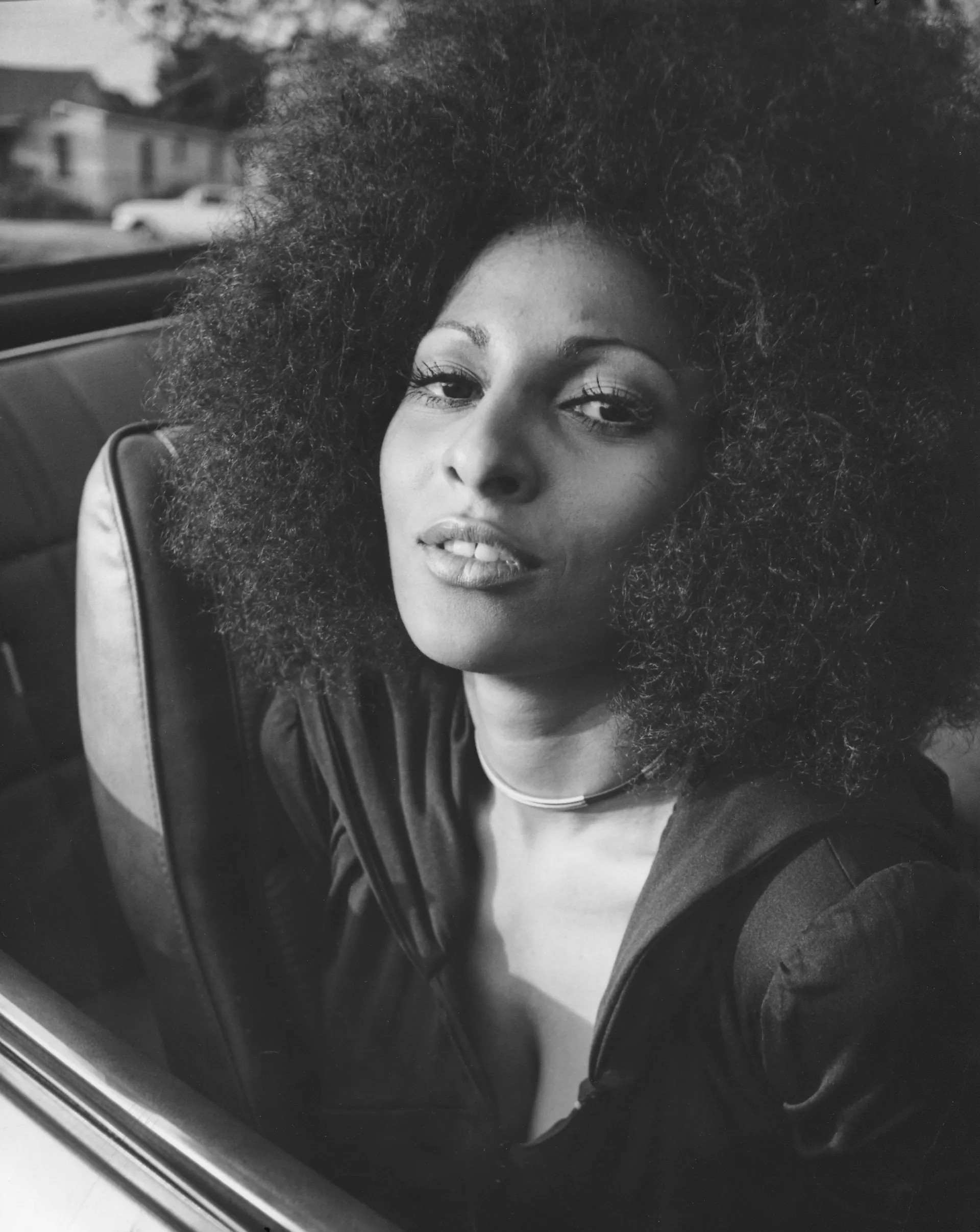 15 Pam Grier’s Instantly Recognizable Looks Through Her Career