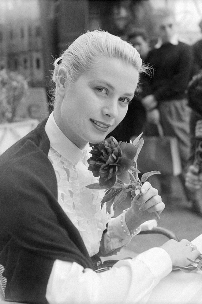 20 Photos Of Grace Kelly Through The Years: A Life Of Glamour And Grace