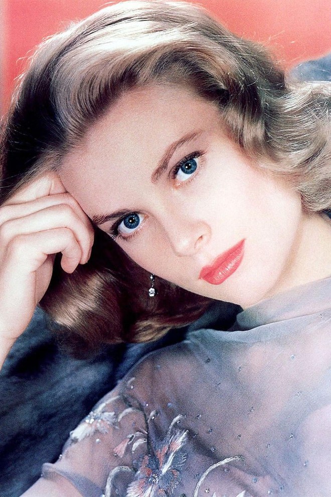 20 Photos Of Grace Kelly Through The Years: A Life Of Glamour And Grace