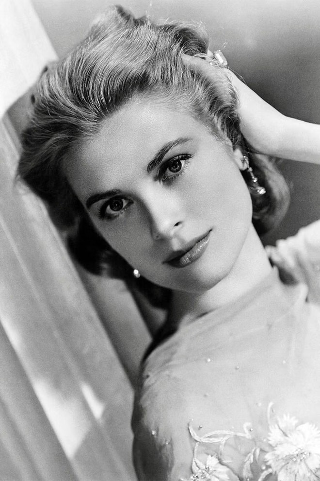 20 Photos Of Grace Kelly Through The Years: A Life Of Glamour And Grace