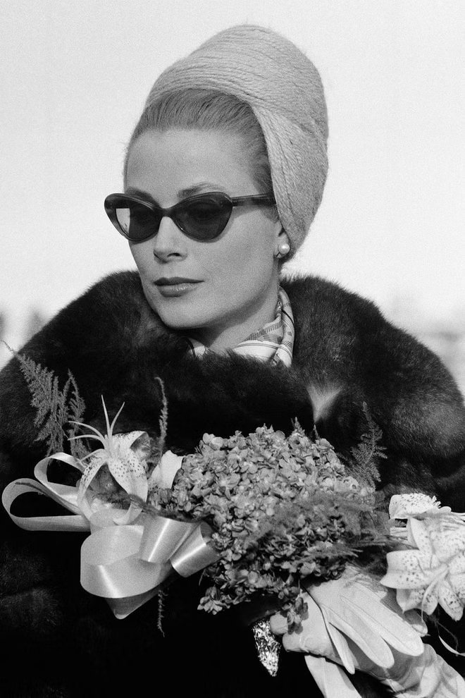 20 Photos Of Grace Kelly Through The Years: A Life Of Glamour And Grace