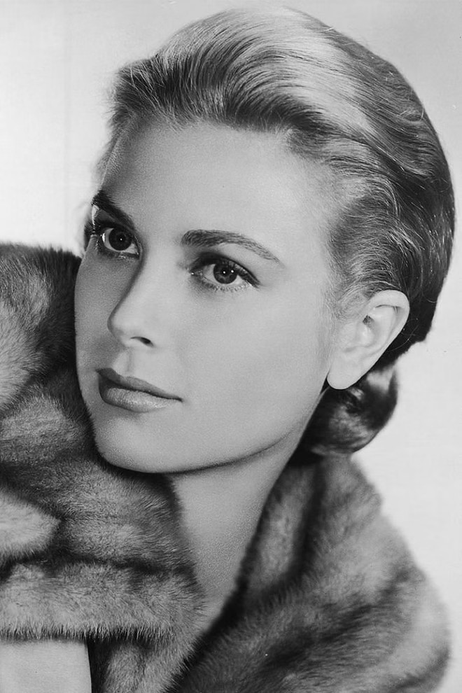 20 Photos Of Grace Kelly Through The Years: A Life Of Glamour And Grace