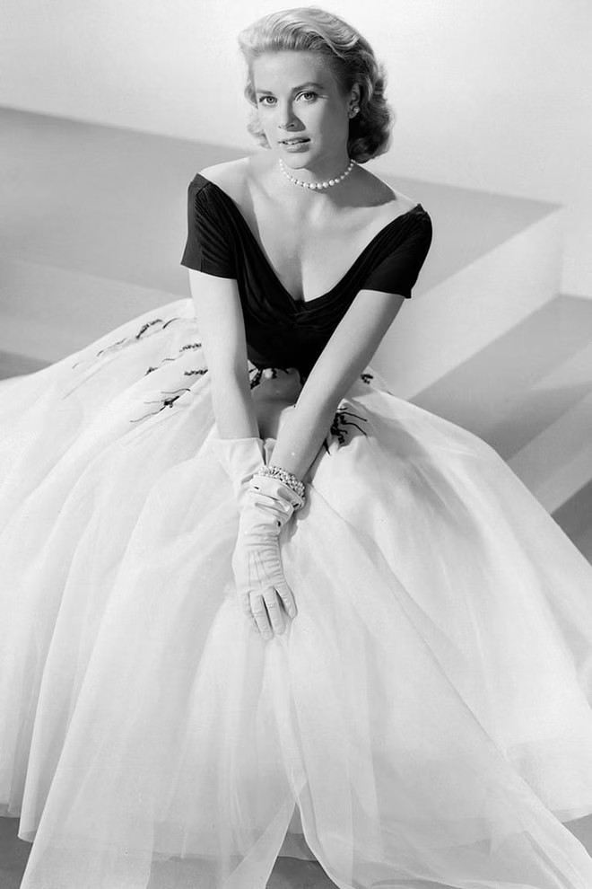 20 Photos Of Grace Kelly Through The Years: A Life Of Glamour And Grace