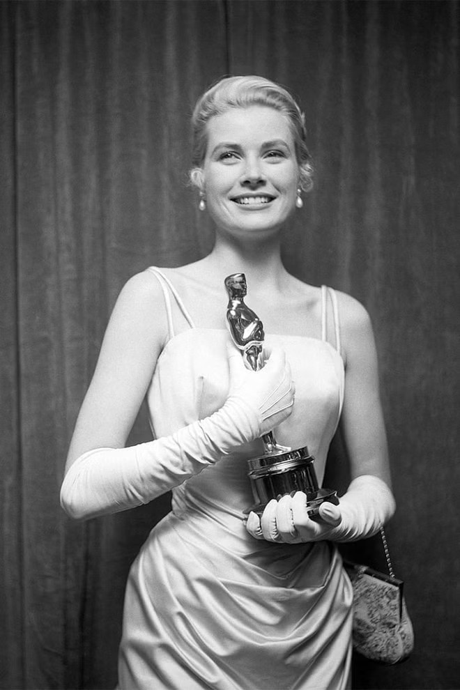 20 Photos Of Grace Kelly Through The Years: A Life Of Glamour And Grace