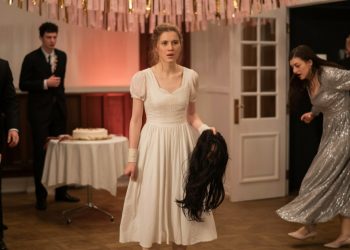 Guest Says Bride ‘Stole Her Leftovers’—Moments Later, She’s Running Out Wigless