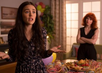 White Woman Speaks Fluent Spanish at Party—Brother’s Hispanic Fiancée Flips Out Because She Doesn’t Speak It