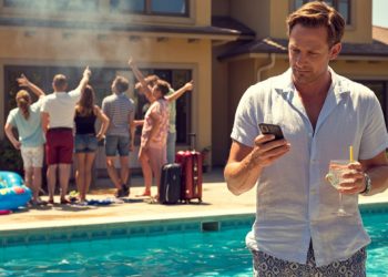 Man Plans A Luxury Family Vacation For Entire Family—They Complain So Much He Books Himself A Hotel Suite And Leaves Them Behind