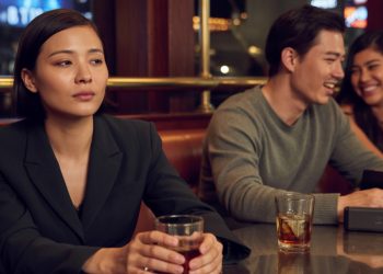 Was This Man A Jerk For Flirting With Another Girl After His Girlfriend Introduced Him As A "Friend" Was This Man A Jerk For Flirting With Another Girl After His Girlfriend Introduced Him As A “Friend”