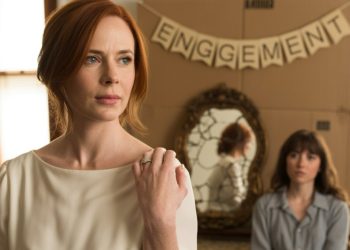 Bride-To-Be Told To Hide Her Ring And Attend Mom’s Party Without Fiancé—All To Spare Jealous Sister’s Feelings