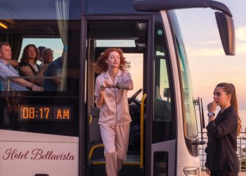 Tour Guide Refused To Wake Up A Tardy Tourist, And Now She’s Being Accused Of Ruining The Trip