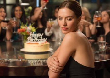 Sister Throws A Fit After No One Ordered Her A Cocktail—Even Though She Said No