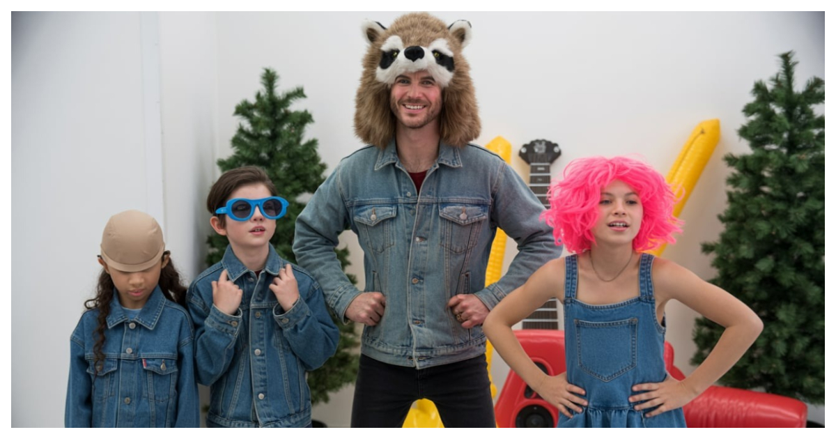 Mom Took Family Photos Without Her, So She Sent Out a Cheeky Alternative Instead