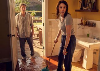 Woman Calls Out Her Husband’s Coworker’s Wife After She Tries To Flush A Maxi Pad Down Their Toilet