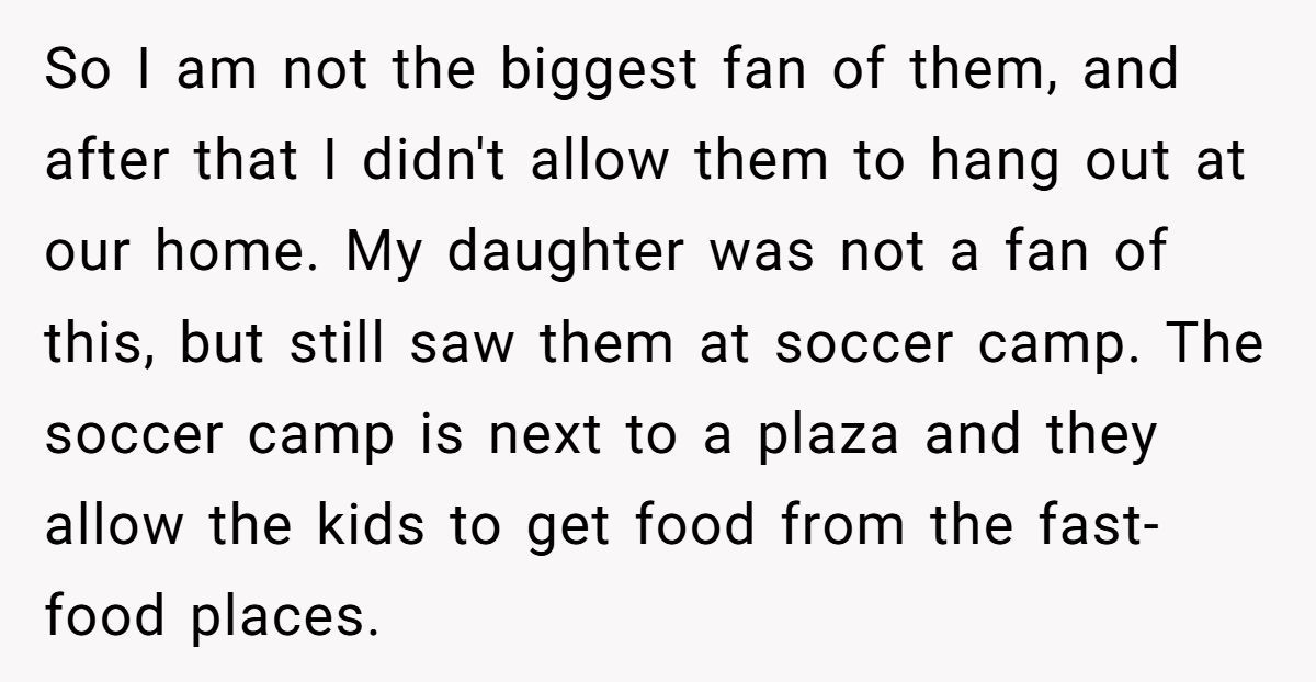 Mom Faces Backlash After Pulling Daughter From Soccer Camp And Cutting Off Daughter’s Friends Over “Trashy” Behavior Generated by Aubtu.biz