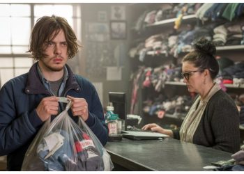 Man Tried to Give Clothes to Charity, but Manager’s Rudeness Made Him Take Them Back Man Tried to Give Clothes to Charity, but Manager’s Rudeness Made Him Take Them Back